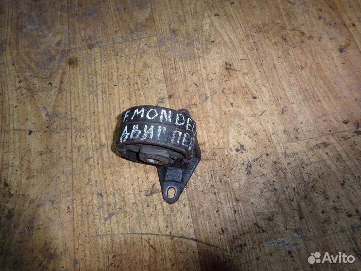 Опора двигателя передняя Ford Mondeo I 1993-1996