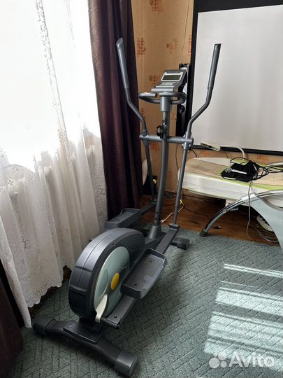 Эллиптический тренажер torneo