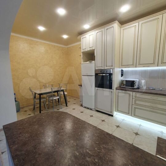 Дом 196 м² на участке 14 сот.