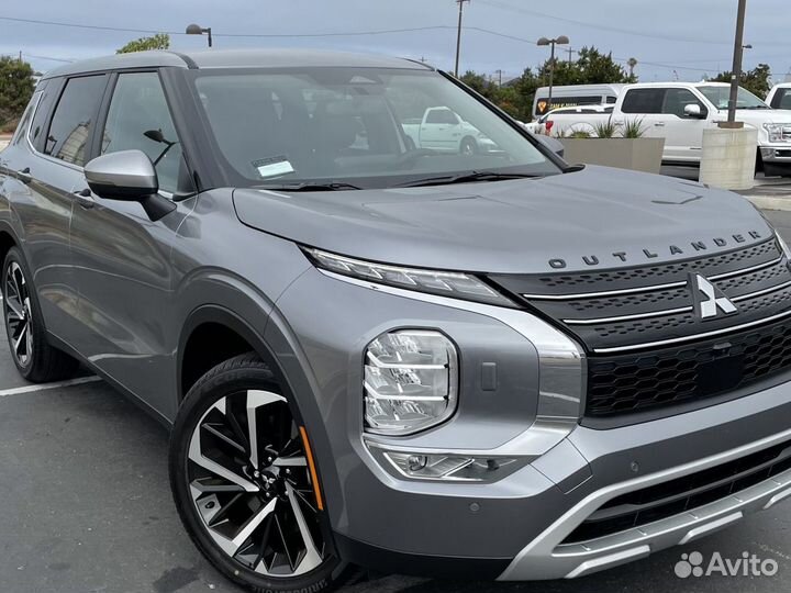 Mitsubishi Outlander, 2022