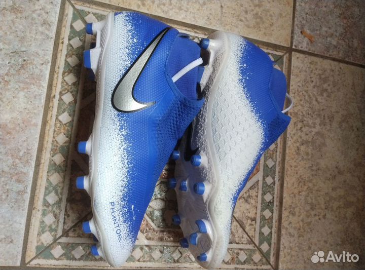 Футбольные бутсы nike phantom и mercurial