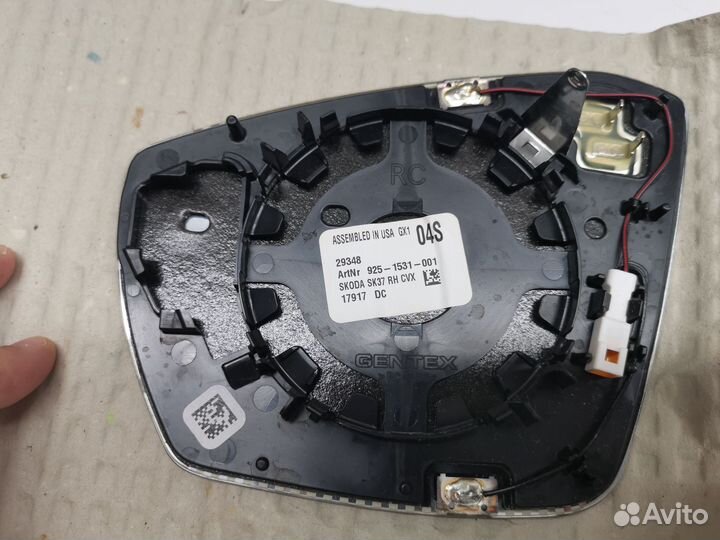 Зеркальный элемент правый левый Skoda Octavia A7