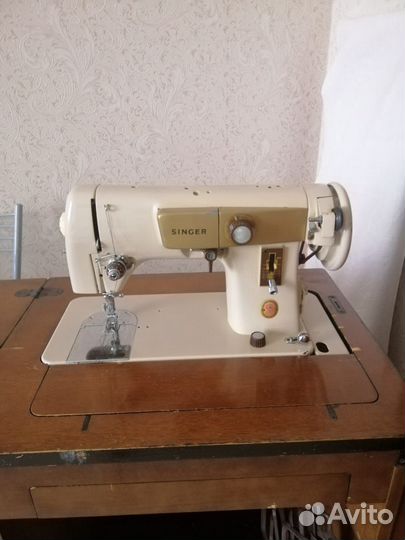 Швейная машина Зингер