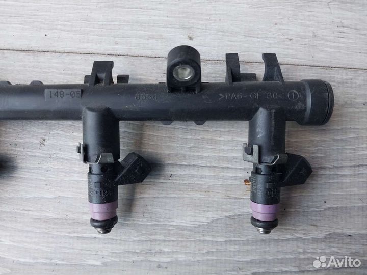 Рампа топливная Renault Megan 2 форсунки топливные