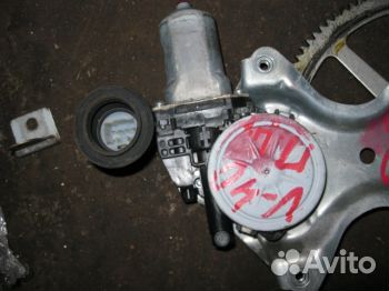 Моторчик переднего левого стеклоподъемника 85720AE