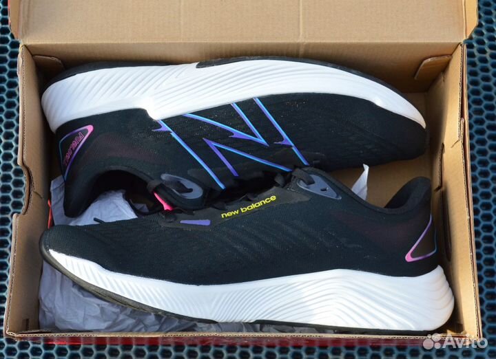 Кроссовки New balance FuelCell prism v2. Оригинал