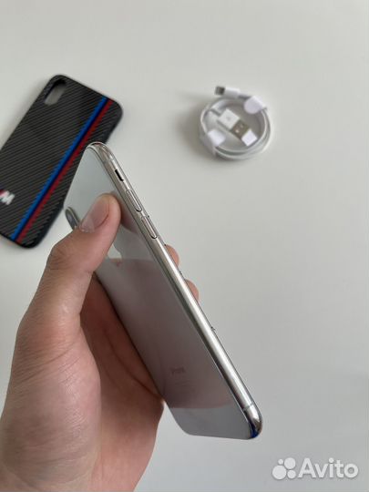iPhone X, 64 ГБ