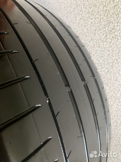 Pirelli P Zero 255/30 R20 92Y