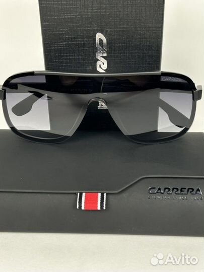 Солнцезащитные очки carrera