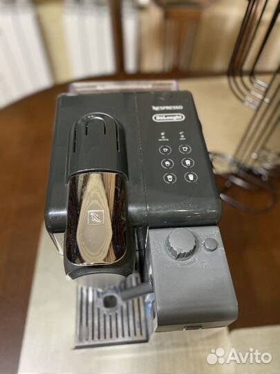 Капсульная кофемашина с капучинатором