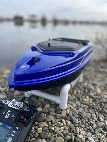 Прикормочный кораблик для рыбалки piXel Boat mini