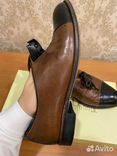 Политики кожаные