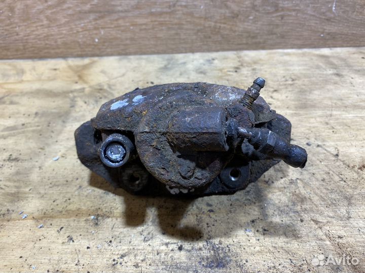 Суппорт передний правый Ford Fusion S99