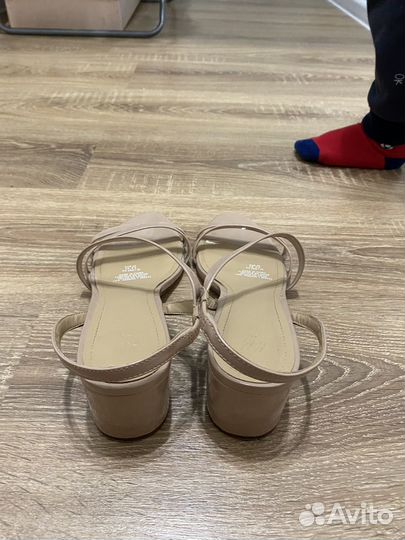 Босоножки HM 39