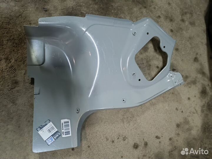 Желобок заднего крыла ваз 2112