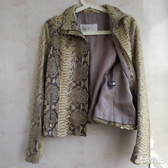 Куртка 44-46 демисезонная женская из питона