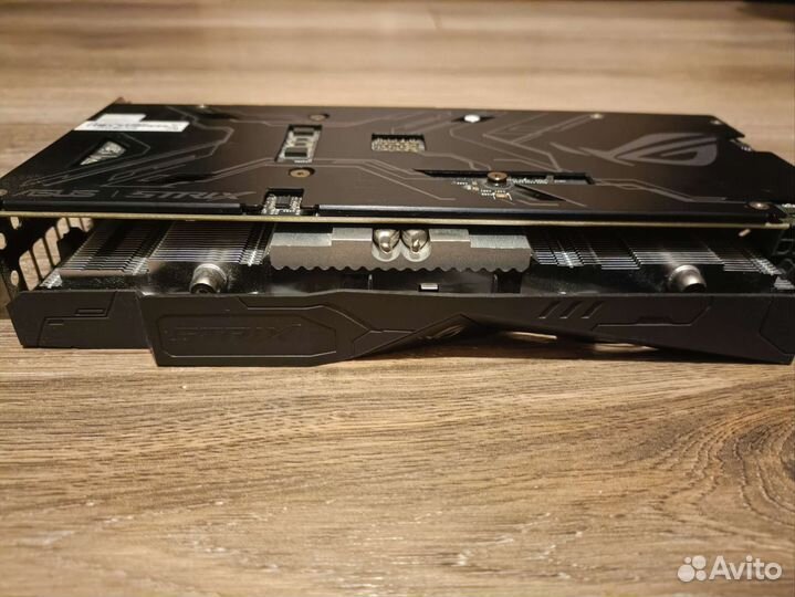 GTX 1050ti Asus ROG Strix