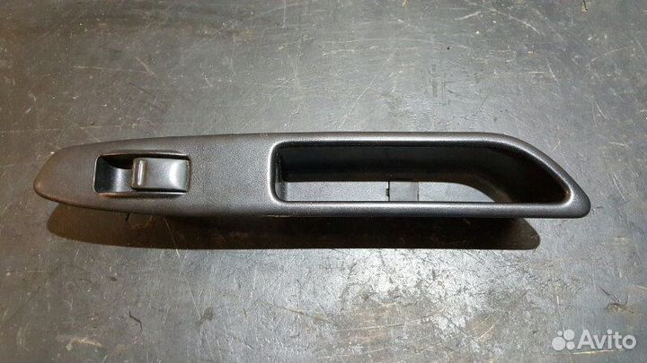 Кнопка стеклоподъемника задняя левая Subaru