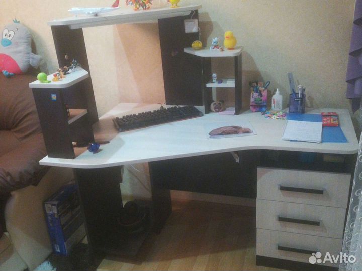 Компьютерный стол