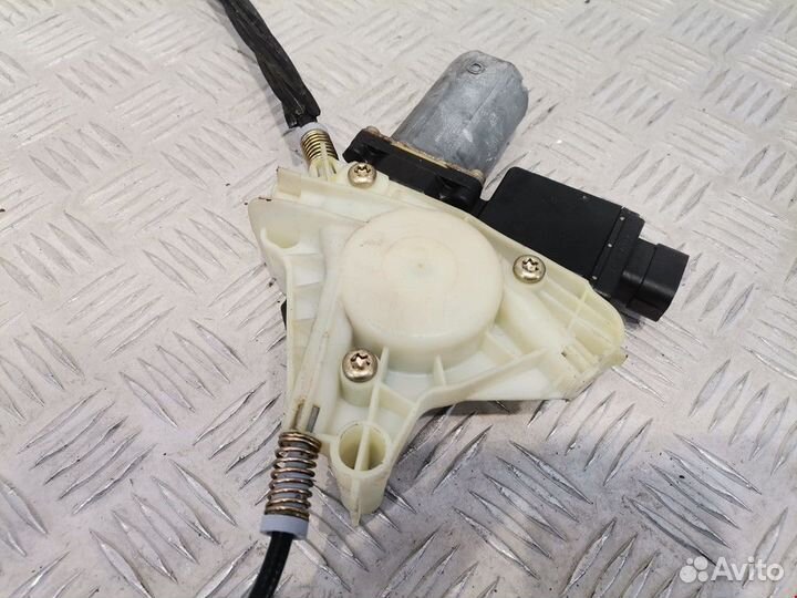 Стеклоподъемник электрический задний левый