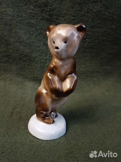 Статуэтка фарфоровая Медведь