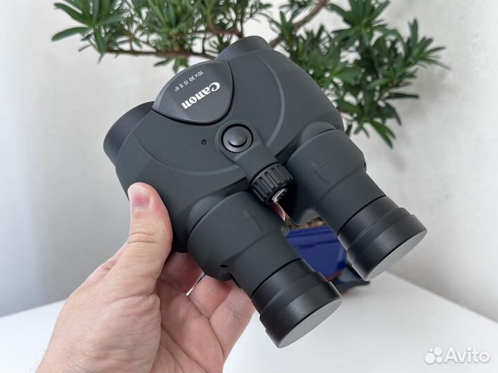 Бинокль Canon Binoculars 10x30 IS II