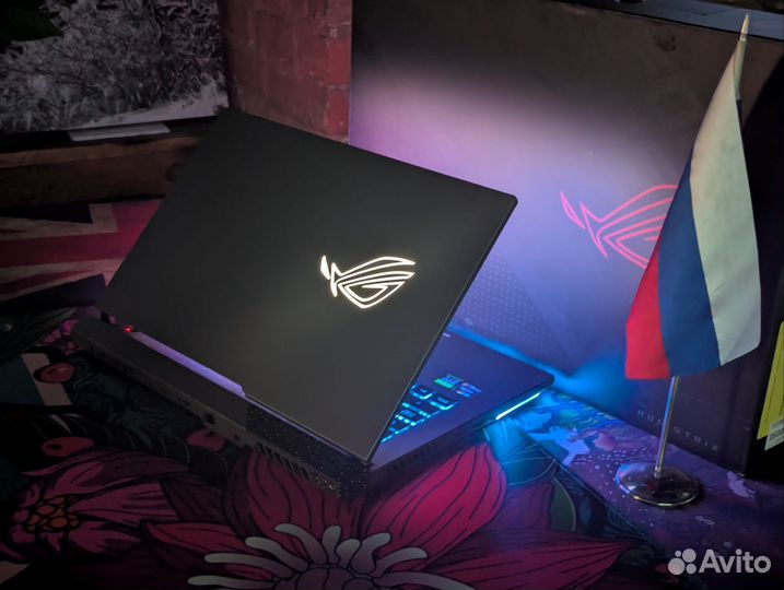 Asus ROG strix 2,5K R7-6800H / RTX 3060-130W/ DDR5