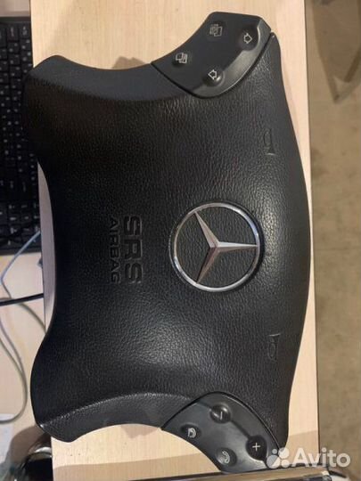 Подушка безопасности водителя Mercedes-Benz C-Clas