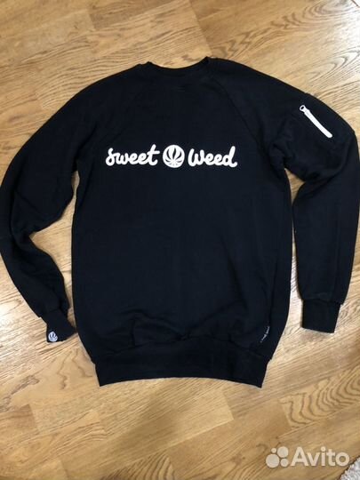 Чёрный свитшот