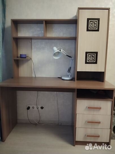 Письменный стол