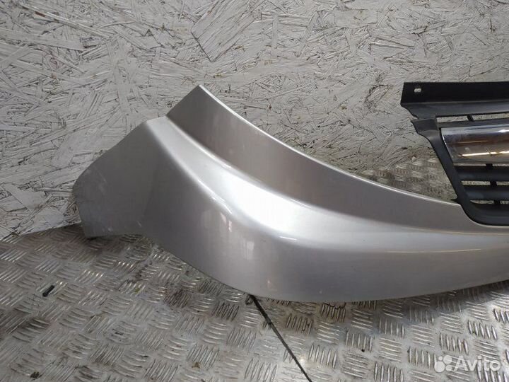 Б/У Решетка радиатора Европа Царапины, дефект 2-ух