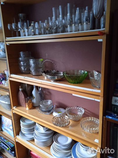 Банки, стаканы,посуда,лампа