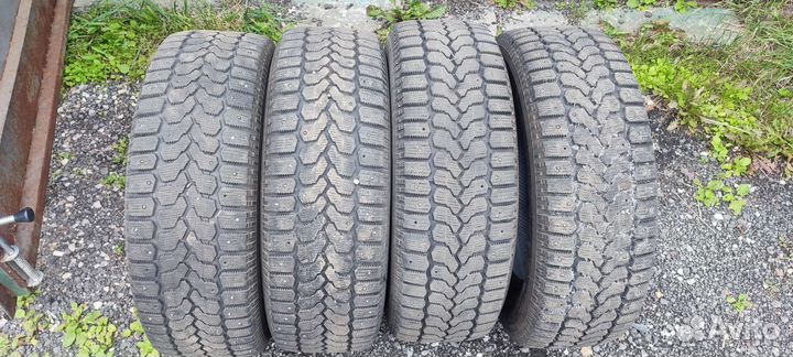 Yokohama Ice Guard Stud IG55 215/65 R16