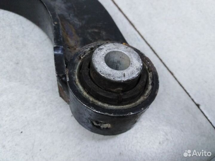 Рычаг задний верхний Шкода