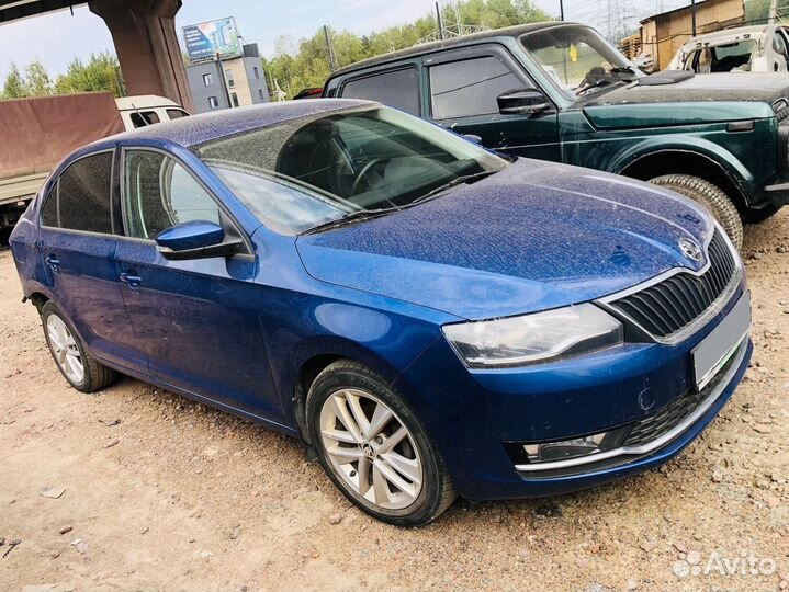 Skoda Rapid 1.6 МТ, 2019, битый, 86 000 км