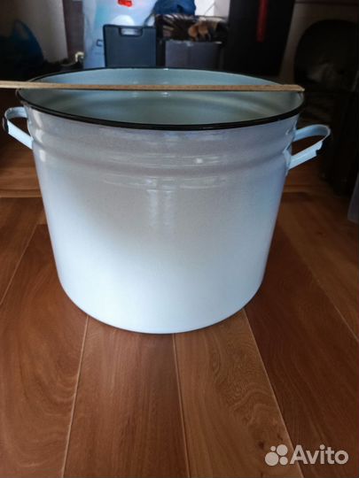 Кастрюля эмалированная 20 л СССР