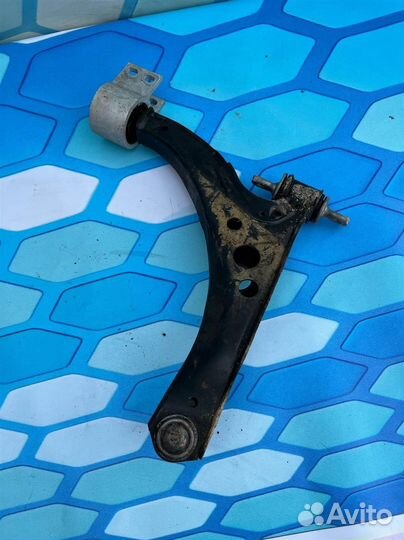 Рычаг передний левый 39021472