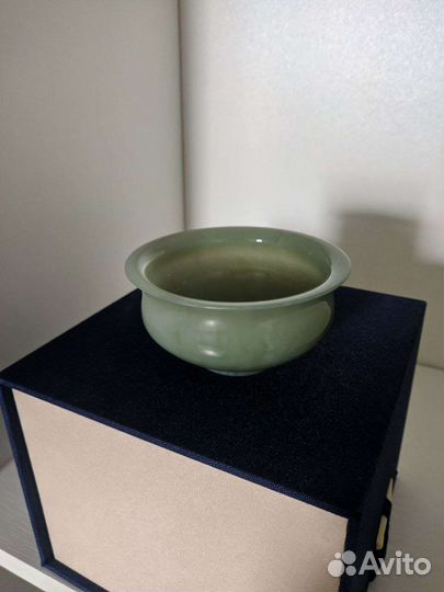 Пиала из зелёного нефрита