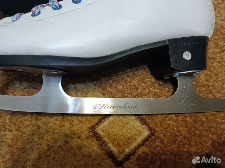 Коньки фигурные женские