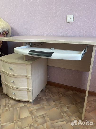 Компьютерный стол