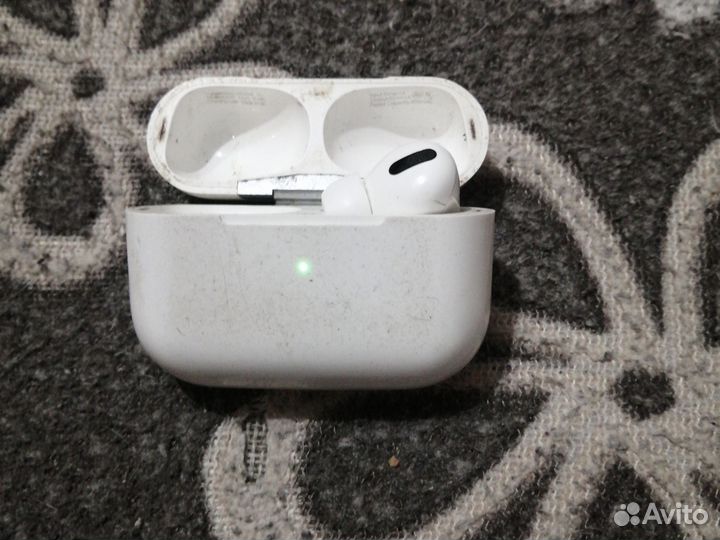 Беспроводные наушники apple airpods