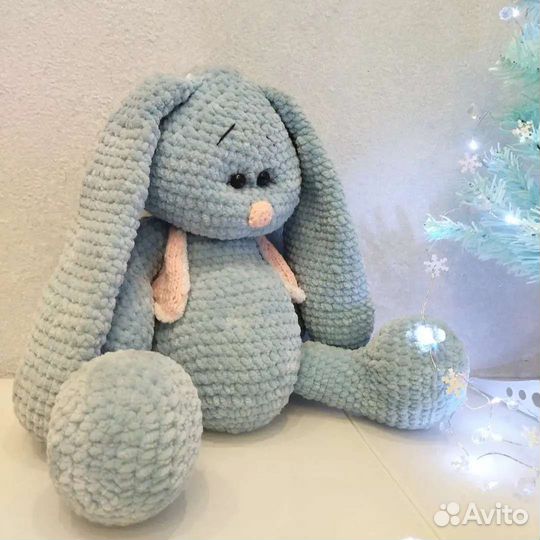 Заяц Зефирка вязаная игрушка хэндмейд