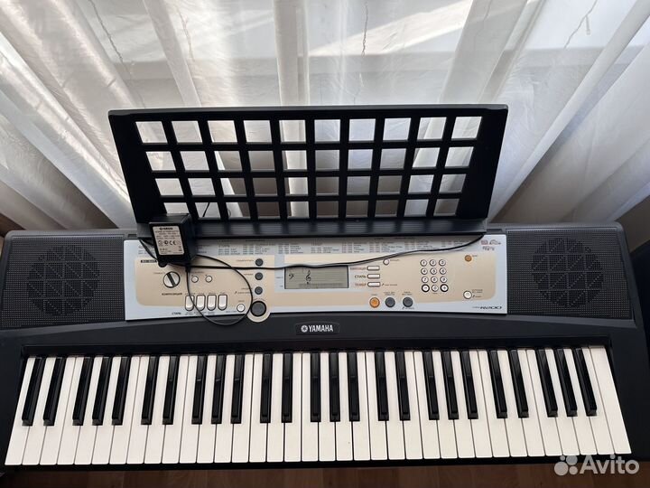 Синтезатор yamaha PSR-R200