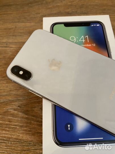 iPhone X, 64 ГБ