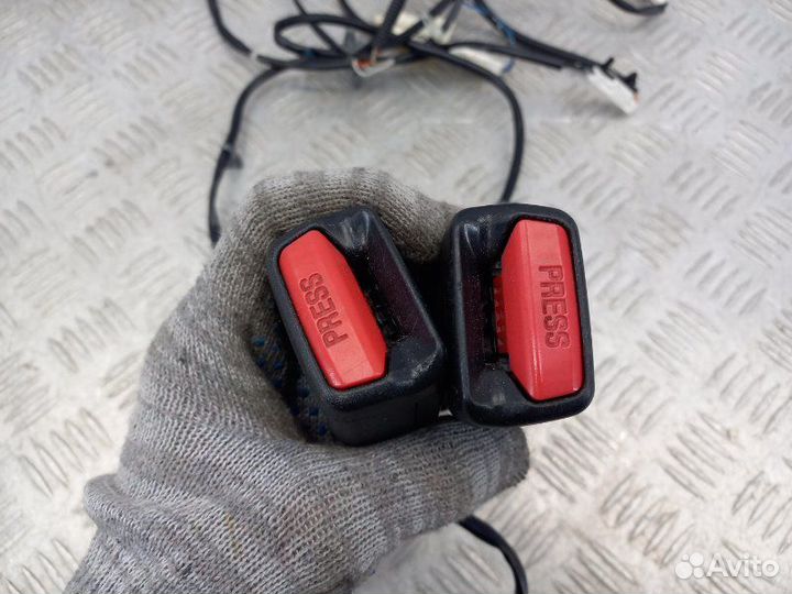 Замок ремня безопасности Nissan Note 1 E11 1.6