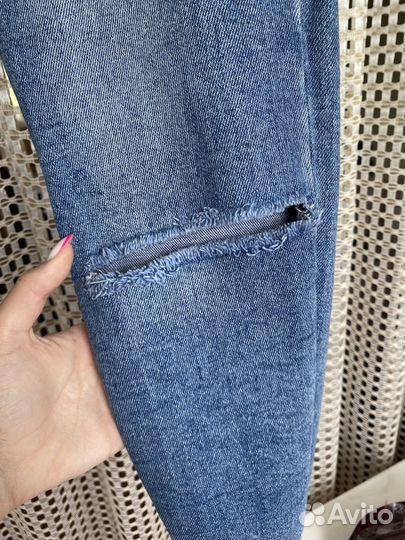 Джинсы с разрезами