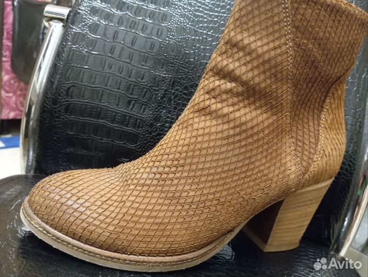Ботинки женские 38 размер натуральная кожа. Италия
