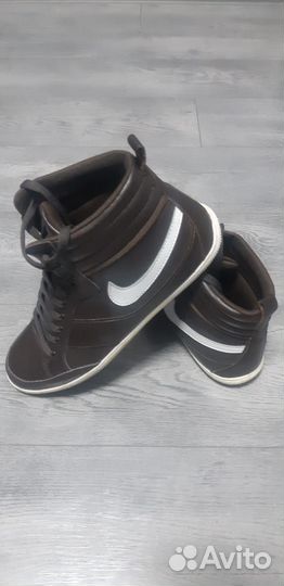 Кроссовки Nike