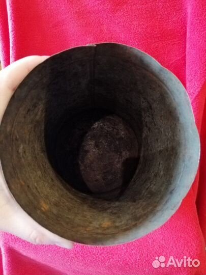 Большая старинная жестяная банка