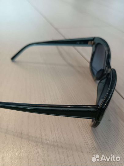 Солнцезащитные очки женские брендовые